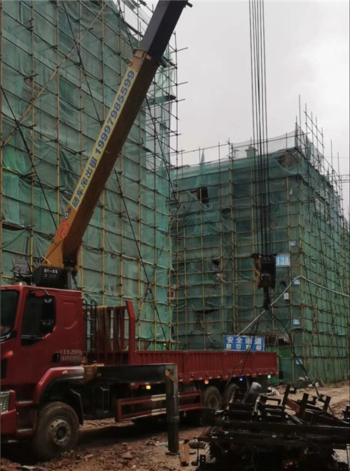 开福区“慢工细活”—— 吊车的 “微动控制” 技术