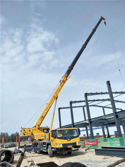 开福区超高层建筑钢结构吊装案例